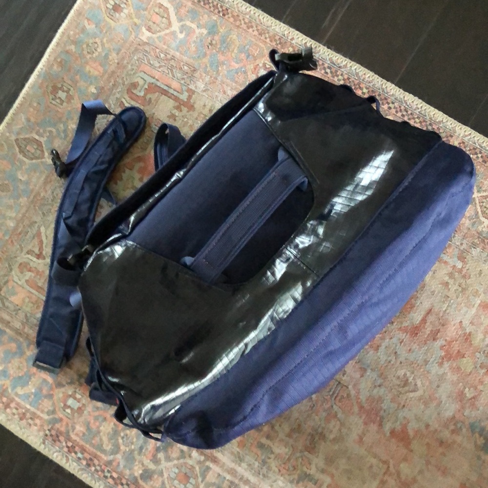 Patagonia Black hole Duffel 40L - Picture 5 of 11